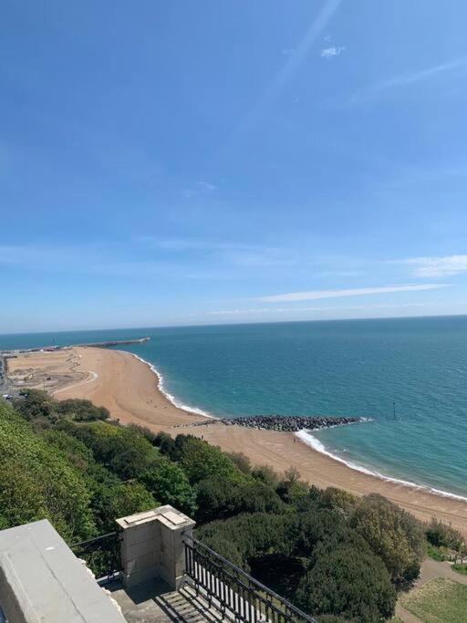 Beautifully Appointed, Period Seaside Apartment Folkestone Exteriör bild